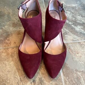 Vince Camuto Signature crossover pumps